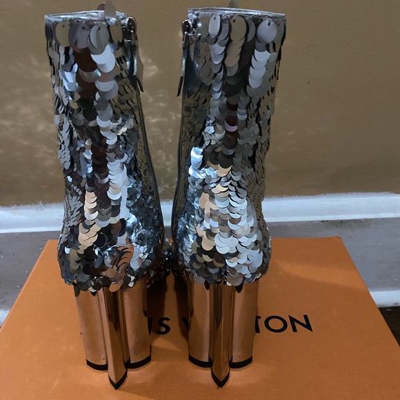 Louis Vuitton Sequence Boots - Picture 3 of 4